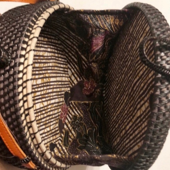 Circular Rattan Bag Handmade In Bali Leather Straps - Picture 6 of 6